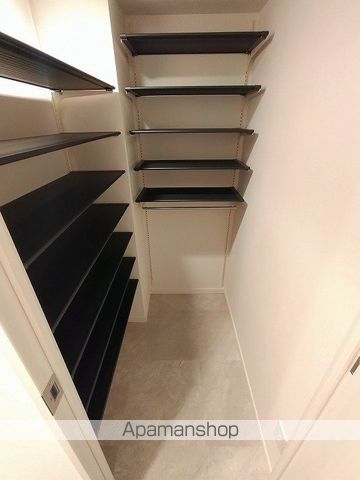 スプランディッド大阪EASTの内装写真