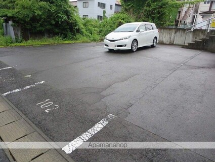 タウンコート・エミ[1LDK/35m2]の駐車場