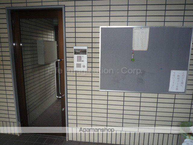 ヴィラ・パープルの玄関写真