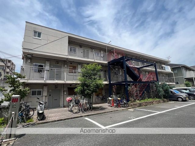 諏訪マンションの外観写真