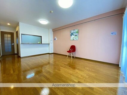 ロイヤル・シャトー一番館[3LDK/80.1m2]のリビング・居間