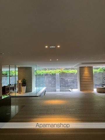 プラウドシティ宮崎台ウエストコートの玄関写真