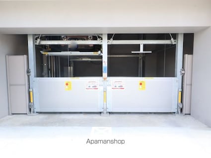 愛知県名古屋市東区泉２丁目[1DK/28.05m2]の駐車場