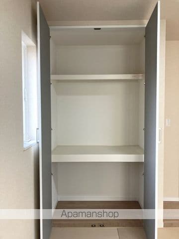 厚木市 2階建 築5年の内装写真