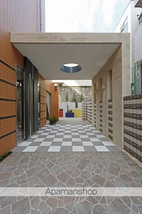 東京都世田谷区北沢２丁目[2LDK/57.72m2]の共用部