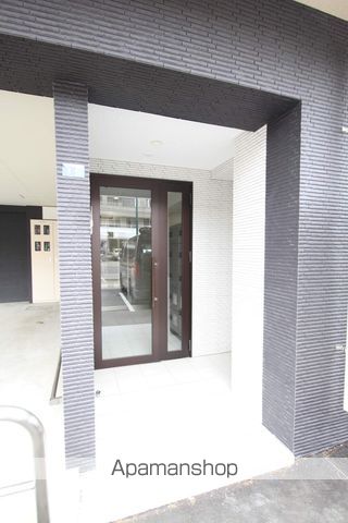 LEVANTE元町の玄関写真