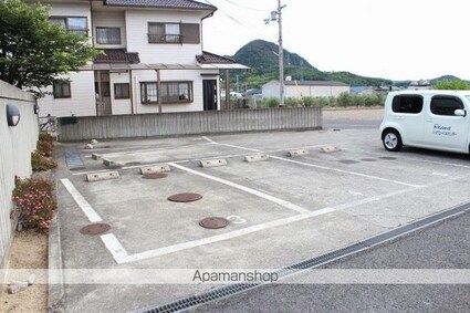 サンマルコ英[1DK/33.12m2]の駐車場