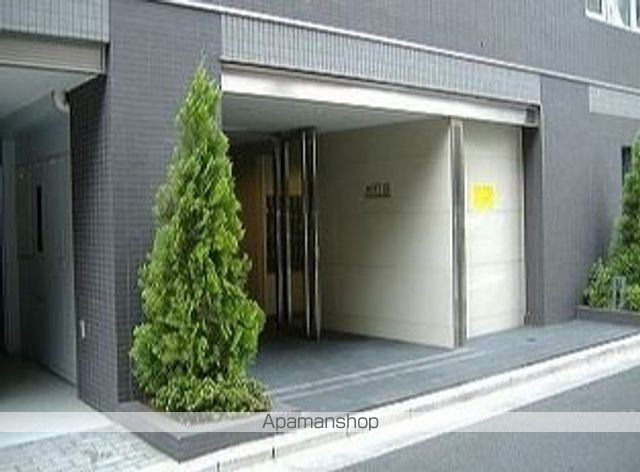 レジディア三越前の玄関写真