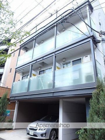 ルームス市川の玄関写真