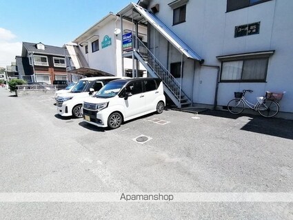コーポ８５中棟[2DK/38m2]の駐車場