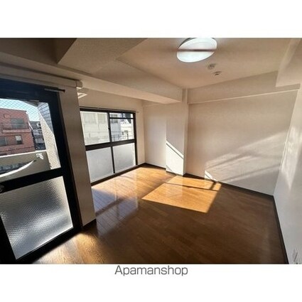 愛知県名古屋市西区香呑町５丁目[2K/45m2]のリビング・居間