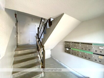 ヴィラナリー函館４号棟（ヴィラナリーハコダテヨンゴウトウ）[2DK/50.69m2]のエントランス