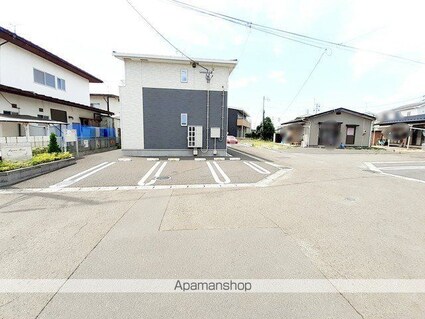 ミニョン・ハウス[1LDK/45.13m2]の駐車場