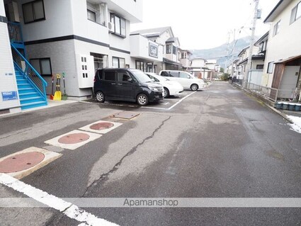 ヤマヤハイツ[2DK/49.69m2]の駐車場