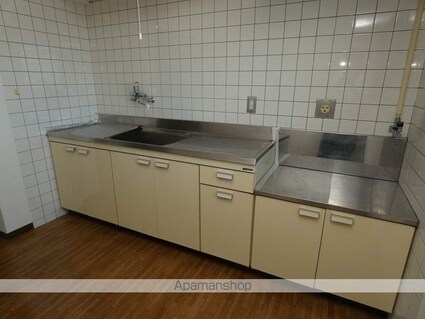 メゾンドール中寺[6LDK/100m2]のキッチン