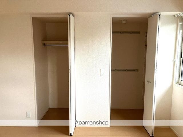 ヴェルチュ Bの内装写真