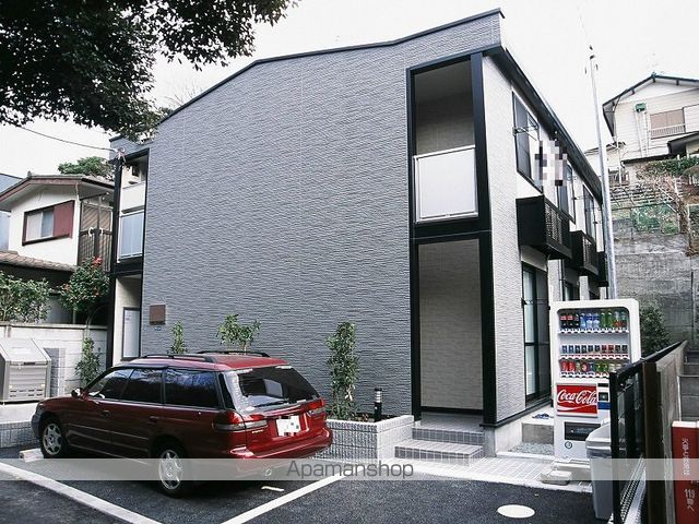 レオパレス下手ヶ久保の外観写真