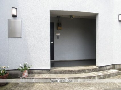 ブランカーセ[1R/30m2]のエントランス