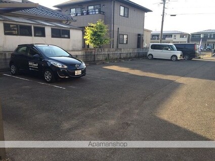 メゾンソレイユ[3K/57.96m2]の駐車場2