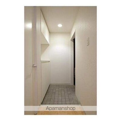 Ｋ’ｓ中落合[3LDK/74.76m2]の玄関