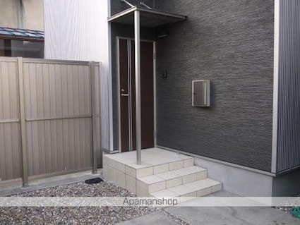 ファミーユ[3LDK/70.06m2]の玄関