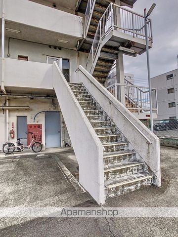 上杉第3ビル野田の玄関写真