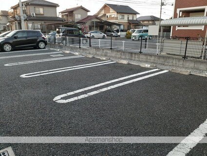 クラウン[1LDK/34.05m2]の駐車場
