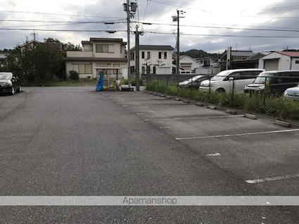 ドリームパレス千秀[1K/32.4m2]の駐車場