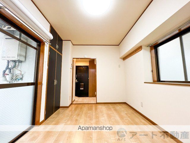 ドゥマンクレールの内装写真