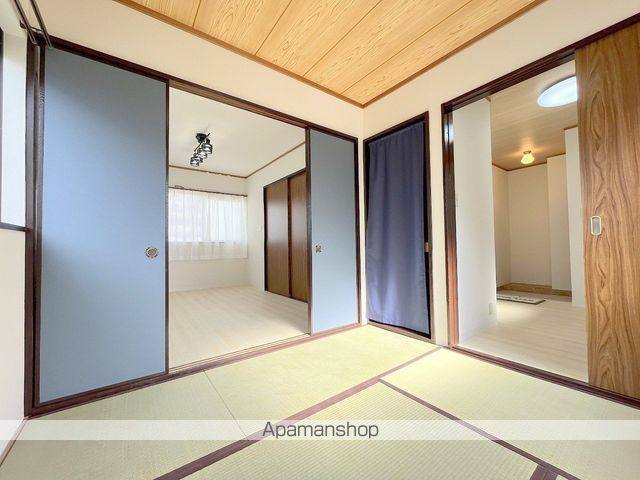 新緑のショコラティエの内装写真