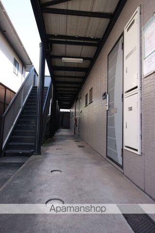 岩輝ハイツ ニ号館の玄関写真