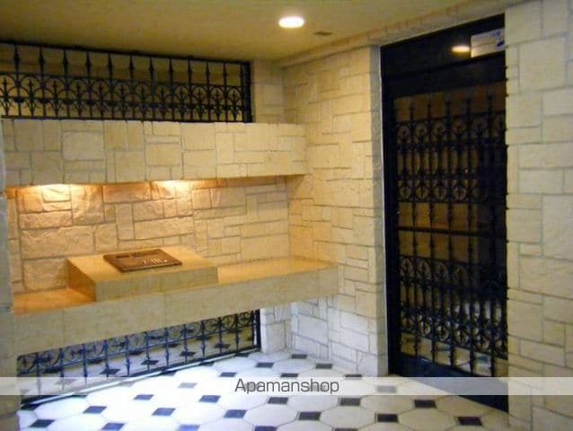 フェニックス吉祥寺アヴァンティークの玄関写真