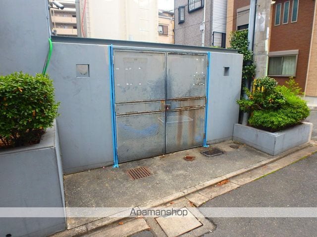 バンブス守口の玄関写真