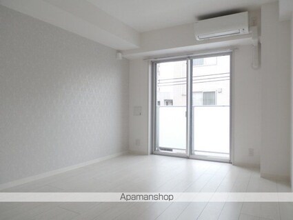 神奈川県横浜市西区中央１丁目[1K/23.3m2]のリビング・居間