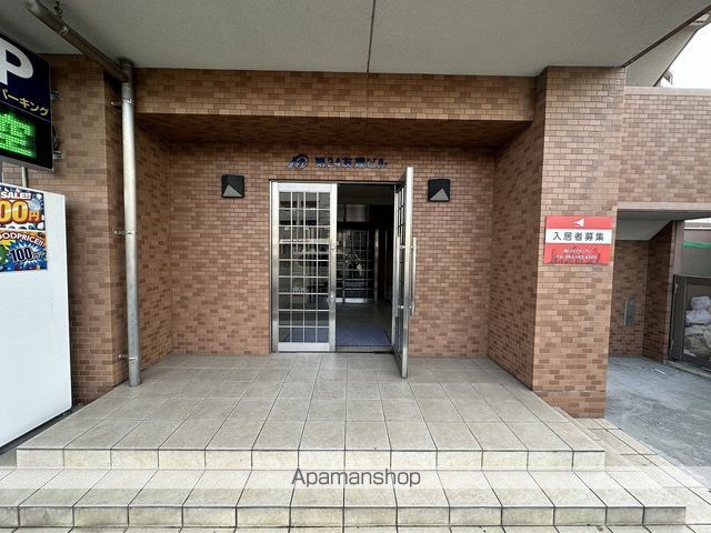 第24友建ビルの玄関写真