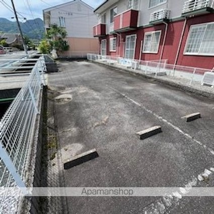 滋賀県大津市下阪本１丁目[2DK/43.99m2]の駐車場
