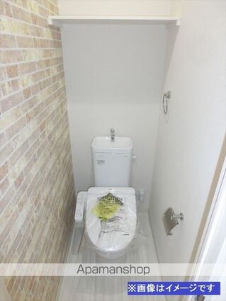和歌山県和歌山市新中通５丁目[1K/29.5m2]のトイレ
