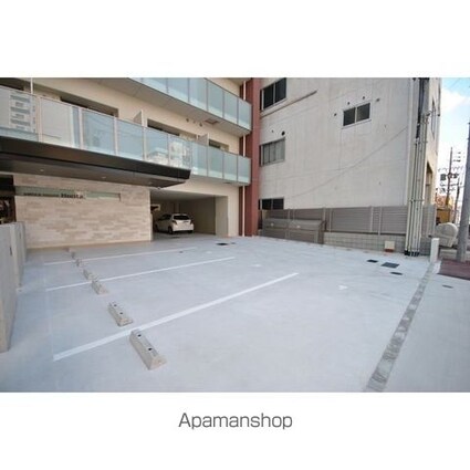 ＡＭＢＥＲ　ＨＯＵＳＥ　Ｈｏｒｉｔａ　（アムバーハウス　ホリタ）[1R/28.53m2]の駐車場
