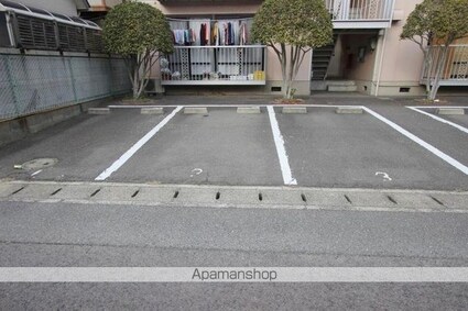 ファミール木村[1LDK/49.31m2]の駐車場