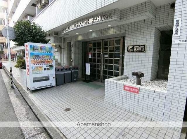 スカイコート横浜平沼の玄関写真
