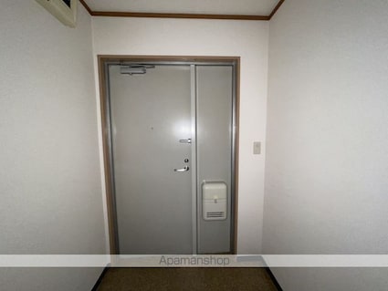 広島県広島市中区大手町５丁目[1LDK/56.1m2]の玄関