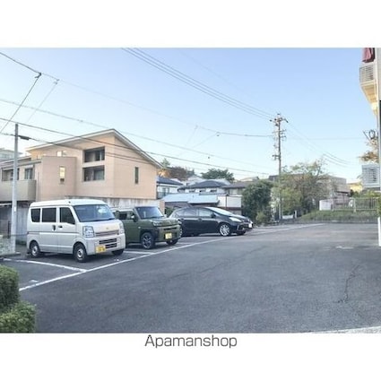 パークサイド春里[1R/19.87m2]の駐車場