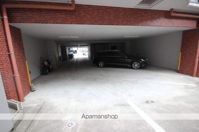 広島県広島市中区本川町１丁目[1R/28.81m2]の駐車場