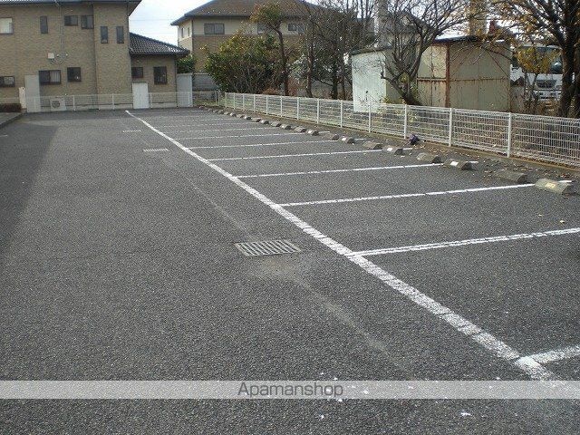 レオパレスラポール[1K/23.71m2]の駐車場3