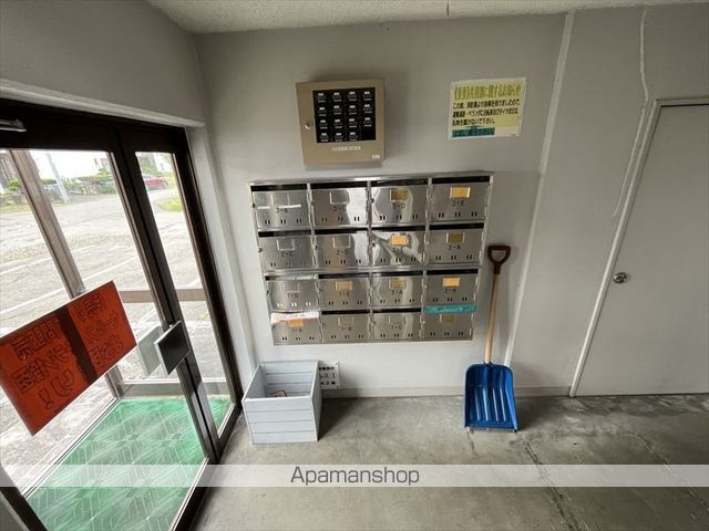 ポールスターパレスIの玄関写真