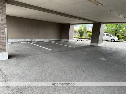 高そねマンション[2LDK/55.44m2]の駐車場