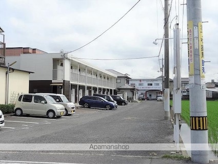 レオパレスワイドフォレスト[1K/23.18m2]の駐車場