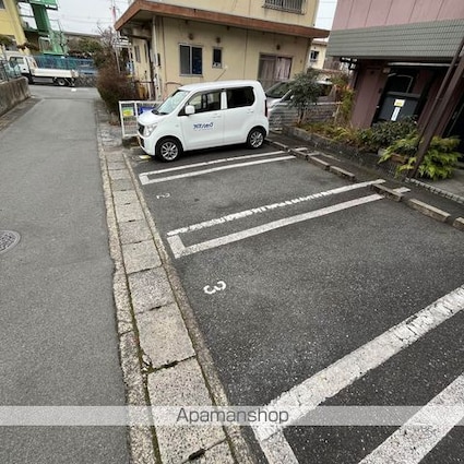 サントマンション大津[1K/24.3m2]の駐車場2