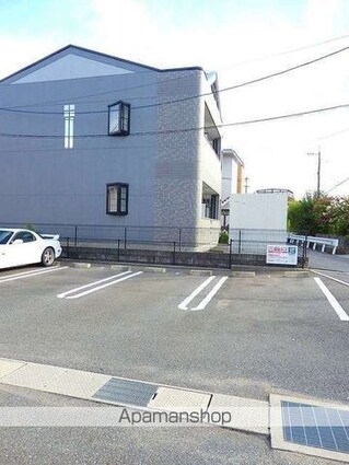 グランツ大町[1LDK/42.38m2]の駐車場3