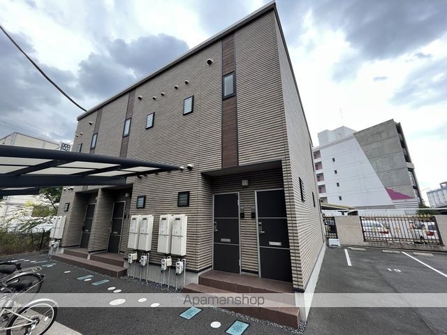 アシンプトート B棟の外観写真